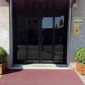 hotel-arcobaleno-vimodrone.italymilanhotels.net/